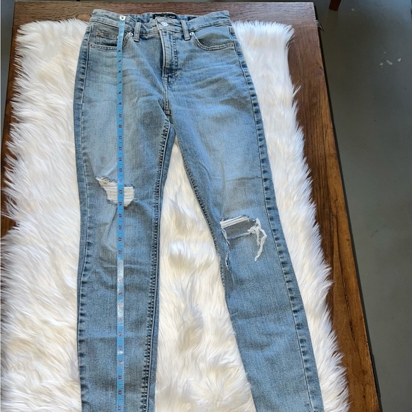 Lucky brand BRIDGETTE SKINNY Distressed/Ripped Denim Jeans Size 0/25. Light wash - Picture 7 of 10
